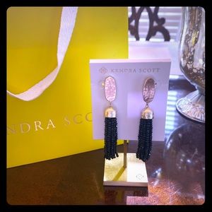 KENDRA SCOTT MARIN EARRINGS IN GOLD/ BLACK